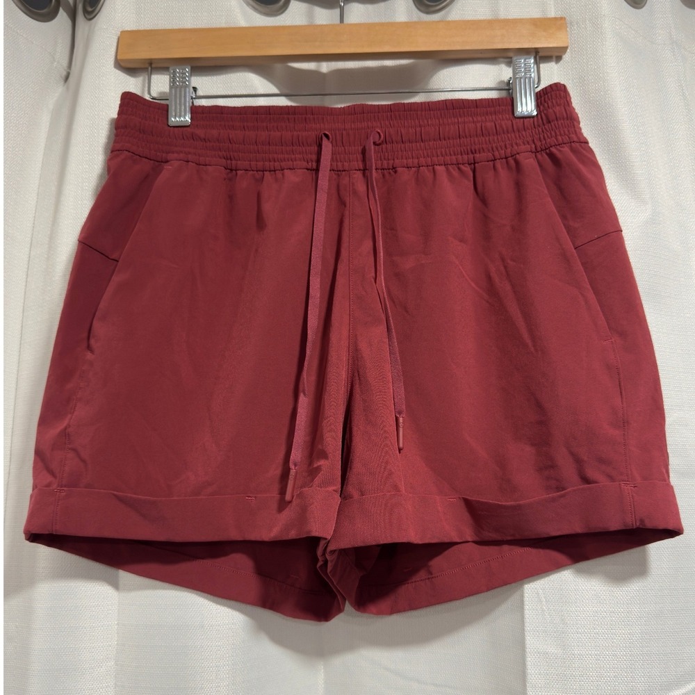 Lululemon Spring Break Away Shorts Burgundy Red Size 6 Drawstring Pockets